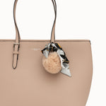 Sac cabas Cléo beige détail du foulard noué, vue de face