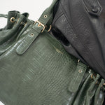 Sac à main Alba vert détail de l'anse et de la boucle