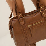 Sac à main Eléa camel détail des côtés tressés