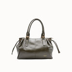 Sac à main Iria kaki vue de face sur fond blanc
