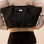 Sac cabas Alexa noir porté à l'épaule, vue de dos