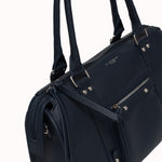 Sac à main Noema bleu marine détail de la poche zippée