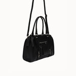 Sac à main Noema noir vue de trois-quarts avec la bandoulière